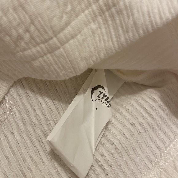 Zyia hoodie new without tags - Picture 3 of 4